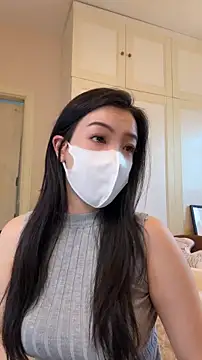 nayomi 34f online show from May 29, 2026, 4:43 am
