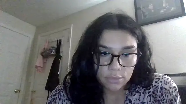 Snapshot of lunabellaX0 chatting on December 3, 2025, 11:14 pm lunabellaX0 online show from December 3, 2025, 11:14 pm