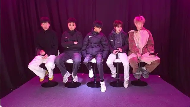 Jiesong-001 online show from December 17, 2025, 10:21 am