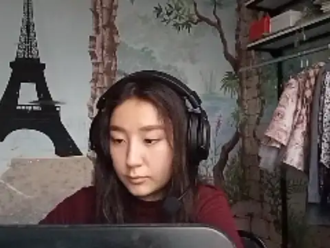 Sofiaherexo online show from December 4, 2025, 9:29 am