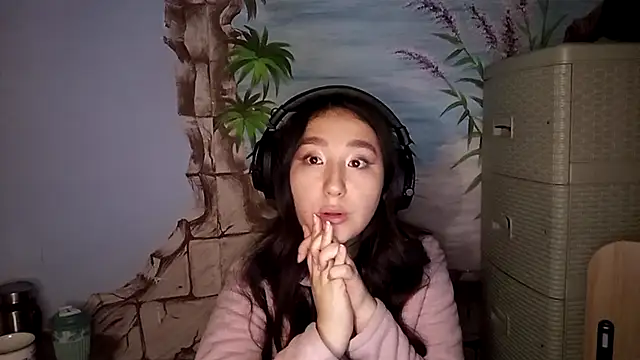 Sofiaherexo online show from December 19, 2025, 12:56 pm