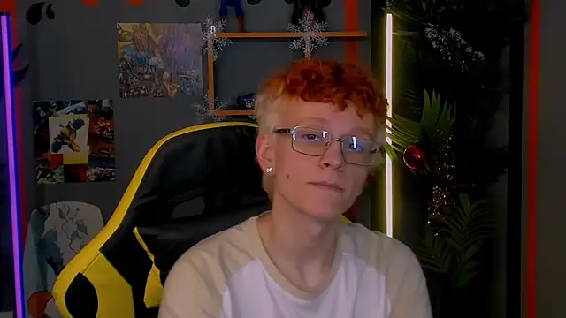 Snapshot of Ethan_Miltons chatting on December 17, 2025, 10:10 am Ethan Miltons online show from December 17, 2025, 10:10 am