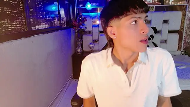 StormLuxX online show from December 18, 2025, 12:11 pm