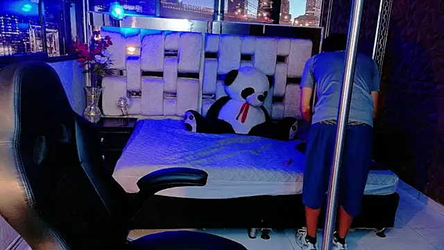 StormLuxX online show from December 20, 2025, 3:19 pm