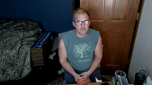 Snapshot of SpunRedneck chatting on March 21, 2026, 12:48 am SpunRedneck online show from March 21, 2026, 12:48 am