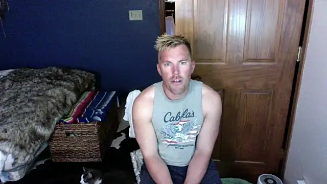 Snapshot of SpunRedneck chatting on April 16, 2026, 12:11 am SpunRedneck online show from April 16, 2026, 12:11 am