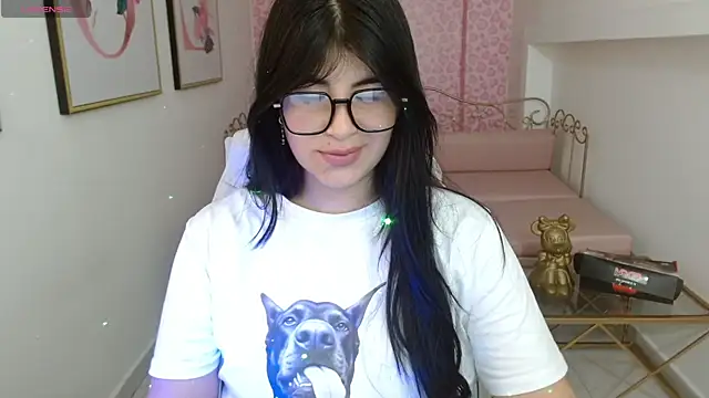 Nina harpper  online show from April 13, 2026, 1:05 pm