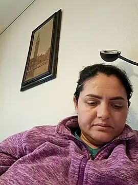 Snapshot of gini92 chatting on February 8, 2026, 7:01 am gini92 online show from February 8, 2026, 7:01 am