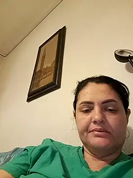 Snapshot of gini92 chatting on February 12, 2026, 6:52 am gini92 online show from February 12, 2026, 6:52 am