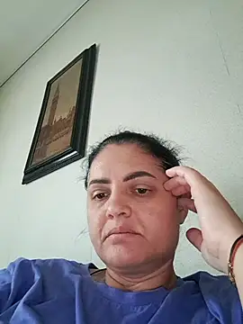 Snapshot of gini92 chatting on February 22, 2026, 6:24 am gini92 online show from February 22, 2026, 6:24 am