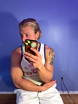 Snapshot of Nomadic_Lover chatting on December 3, 2025, 5:33 pm Nomadic Lover online show from December 3, 2025, 5:33 pm