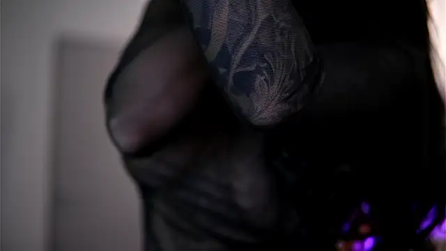 Ivy Trix online show from March 28, 2026, 7:35 pm