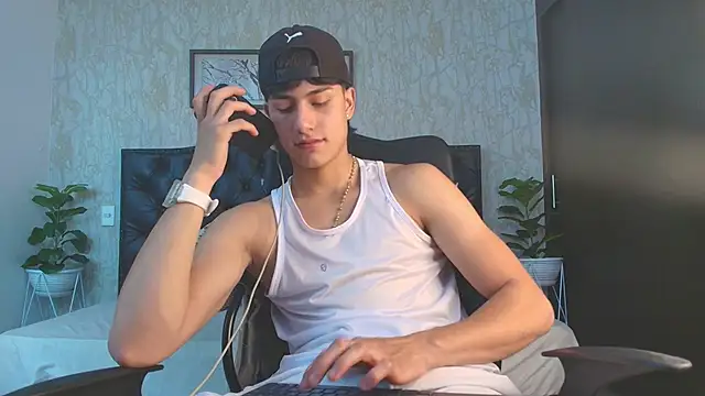 Lander Cruz online show from December 14, 2025, 6:01 pm