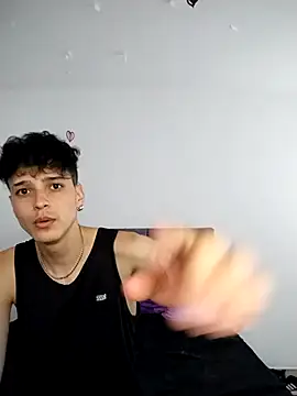 hottie couplee online show from February 15, 2026, 10:50 pm