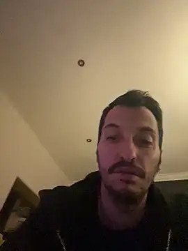 Snapshot of andresbale chatting on May 7, 2026, 10:48 pm andresbale online show from May 7, 2026, 10:48 pm