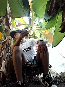 Snapshot of youngboypiss chatting on December 2, 2025, 8:04 pm youngboypiss online show from December 2, 2025, 8:04 pm