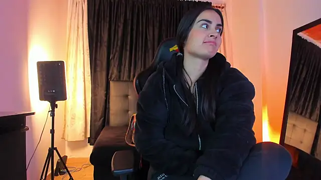 Snapshot of liaa_herrera chatting on December 3, 2025, 10:24 am liaa herrera online show from December 3, 2025, 10:24 am