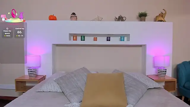 AnikaRomanoff  online show from December 22, 2025, 11:40 am