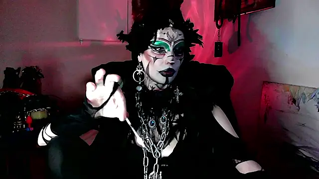 Snapshot of EmpressMorrigan chatting on December 19, 2025, 11:17 am EmpressMorrigan online show from December 19, 2025, 11:17 am