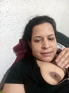 n4ughty friends online show from January 6, 2026, 1:20 am