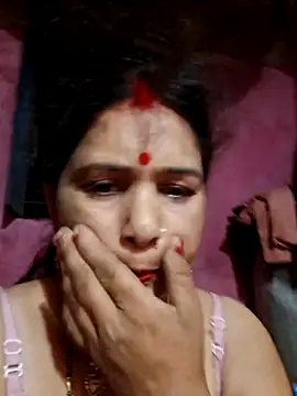 Your-shreya143 online show from May 14, 2026, 7:20 pm
