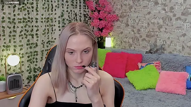 Gina Gina love online show from May 27, 2026, 1:57 am