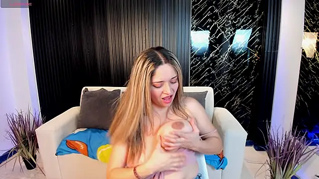 TiffanyHoustton online show from February 27, 2026, 12:16 pm