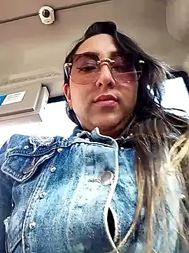 Valeria montana  online show from January 11, 2026, 1:27 pm