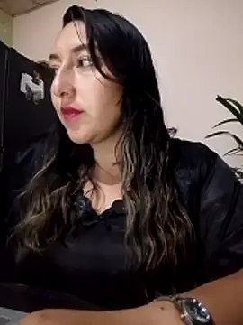 Snapshot of Valeria_montana_ chatting on April 17, 2026, 12:02 am Valeria montana online show from April 17, 2026, 12:02 am