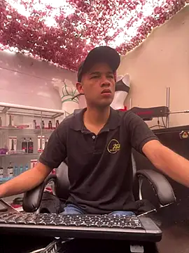 Snapshot of SweeXioji chatting on December 18, 2025, 6:03 pm SweeXioji online show from December 18, 2025, 6:03 pm