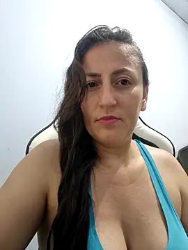 Jeh charmosa online show from December 3, 2025, 2:52 am