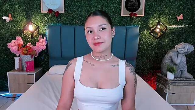 Snapshot of GabyyCute_ chatting on December 19, 2025, 3:46 am GabyyCute online show from December 19, 2025, 3:46 am