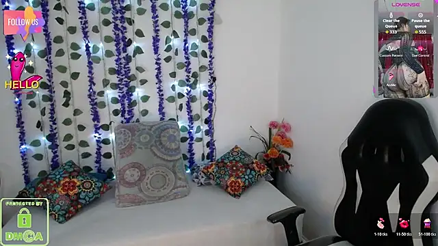 Mia Duque1999 online show from April 4, 2026, 7:22 pm