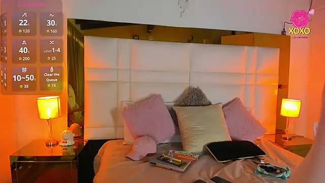 Zoei Moon online show from March 19, 2026, 7:07 pm