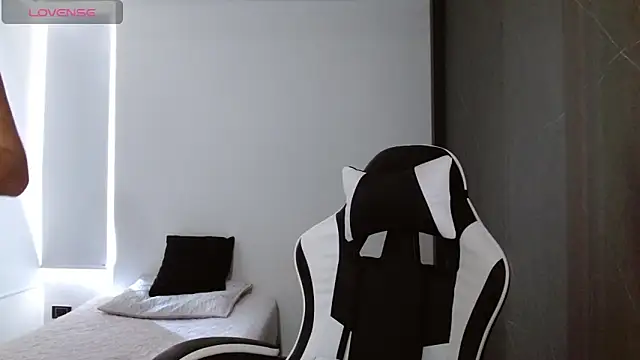 candy rosemaryy online show from March 10, 2026, 7:19 pm