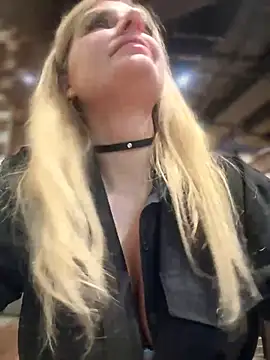 Snapshot of Betsy chatting on December 18, 2024, 1:45 pm Betsy online show from December 18, 2024, 1:45 pm