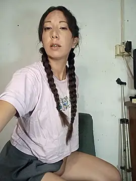 Snapshot of Cristal_azul777 chatting on June 1, 2026, 12:01 am Cristal azul777 online show from June 1, 2026, 12:01 am