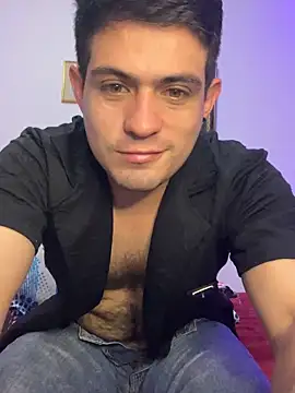 Snapshot of williamsmiiths16 chatting on December 4, 2025, 12:14 pm williamsmiiths16 online show from December 4, 2025, 12:14 pm