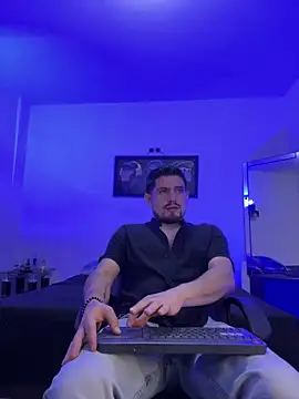 williamsmiiths16 online show from June 2, 2026, 12:12 am