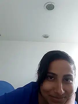 Vera Luna  online show from December 19, 2025, 7:21 pm