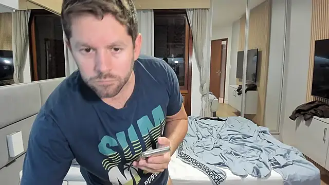Snapshot of RipMyUnderwear chatting on July 24, 2026, 10:19 pm RipMyUnderwear online show from July 24, 2026, 10:19 pm