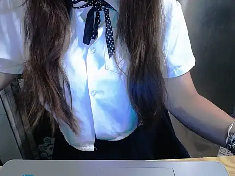 Snapshot of maian_love chatting on May 24, 2026, 6:57 pm maian love online show from May 24, 2026, 6:57 pm