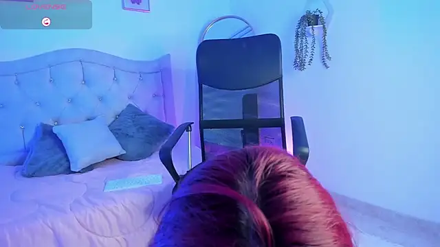 Snapshot of Naomi_Xx chatting on December 4, 2025, 1:31 pm Naomi Xx online show from December 4, 2025, 1:31 pm