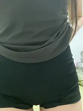 yaqing666 online show from May 10, 2026, 2:11 pm