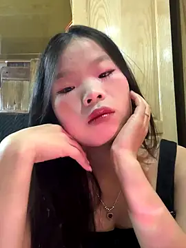 Heni-a online show from December 5, 2025, 6:33 am