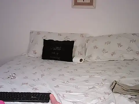 Snapshot of katerinepol chatting on December 19, 2025, 8:21 am katerinepol online show from December 19, 2025, 8:21 am