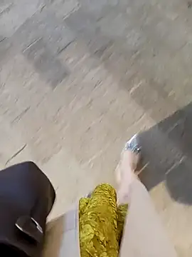 Baby-Linh online show from December 22, 2025, 2:03 pm