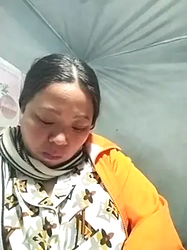 Snapshot of AlilaK2 chatting on February 19, 2026, 9:27 am AlilaK2 online show from February 19, 2026, 9:27 am