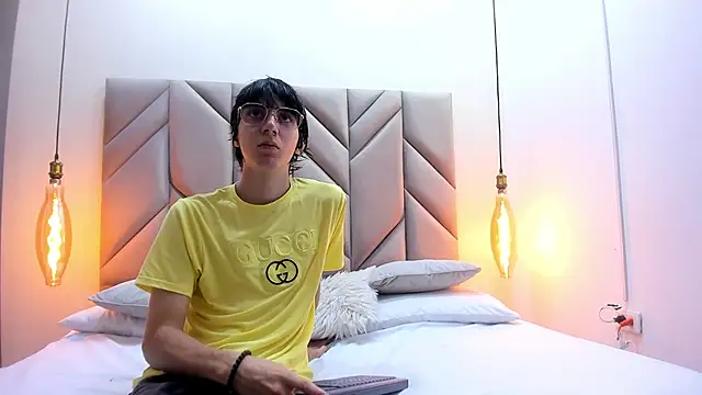 JeffBellfort online show from December 13, 2025, 8:04 pm