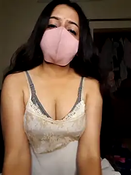 Priyasharma00 online show from December 18, 2025, 10:32 am